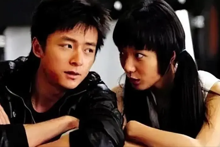 朱雨辰与姜妍恋爱被拆散,朱母:毫无教养,一进家门就坐主位沙发