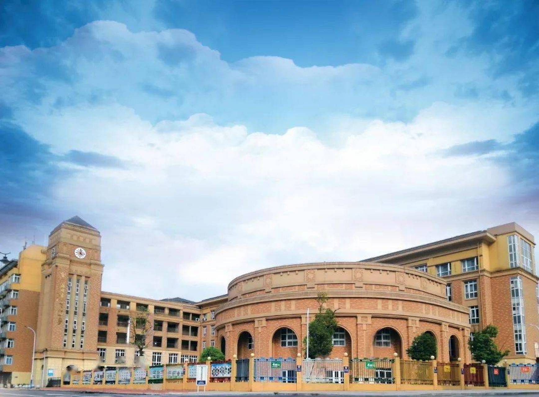 芜湖十强小学: 第1名,育红小学 第2名,安师大附小 第3名,镜湖小学 第4