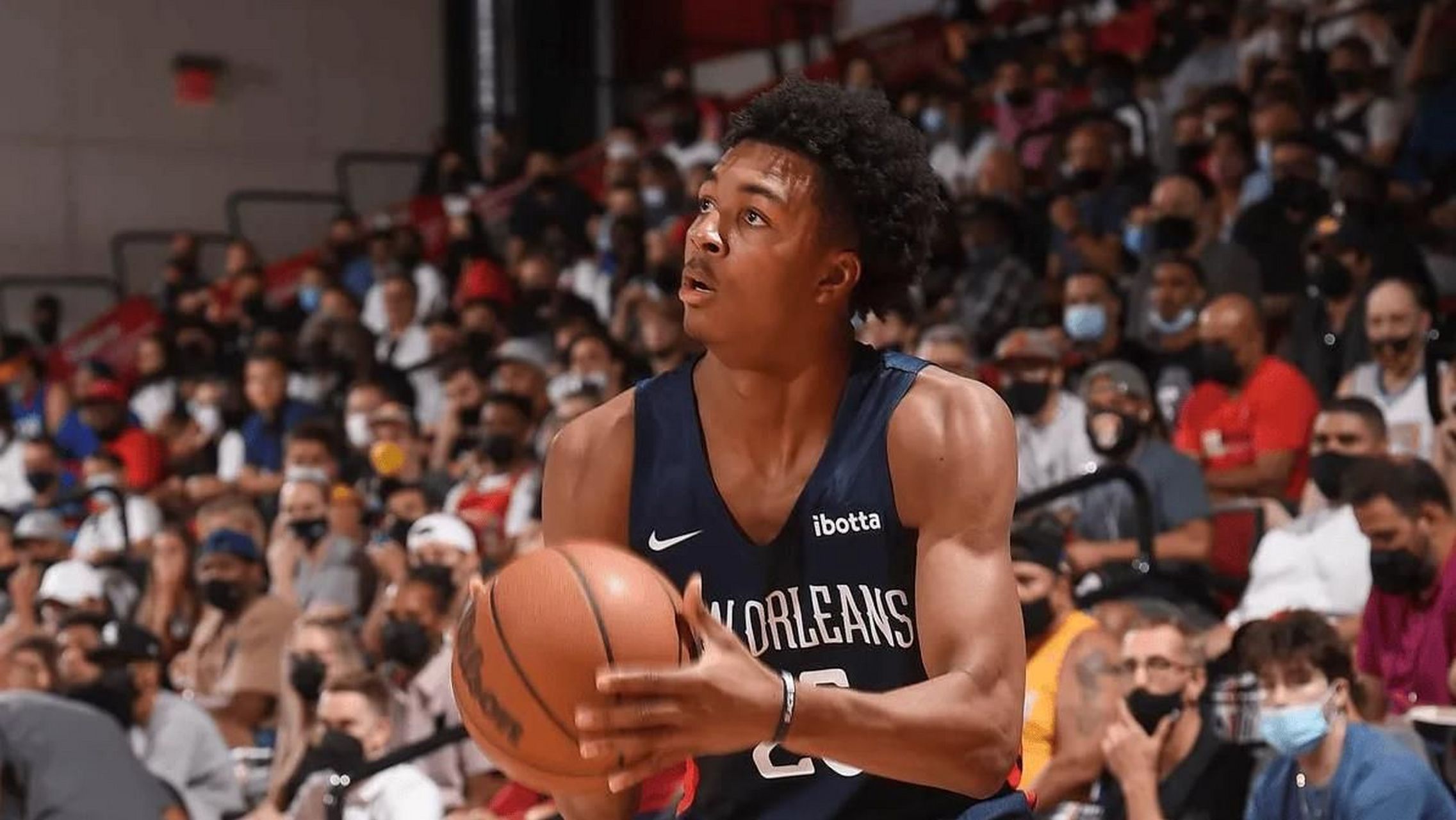 据鹈鹕随队记者christian clark的独家报道,球队与年轻前锋特雷·墨菲