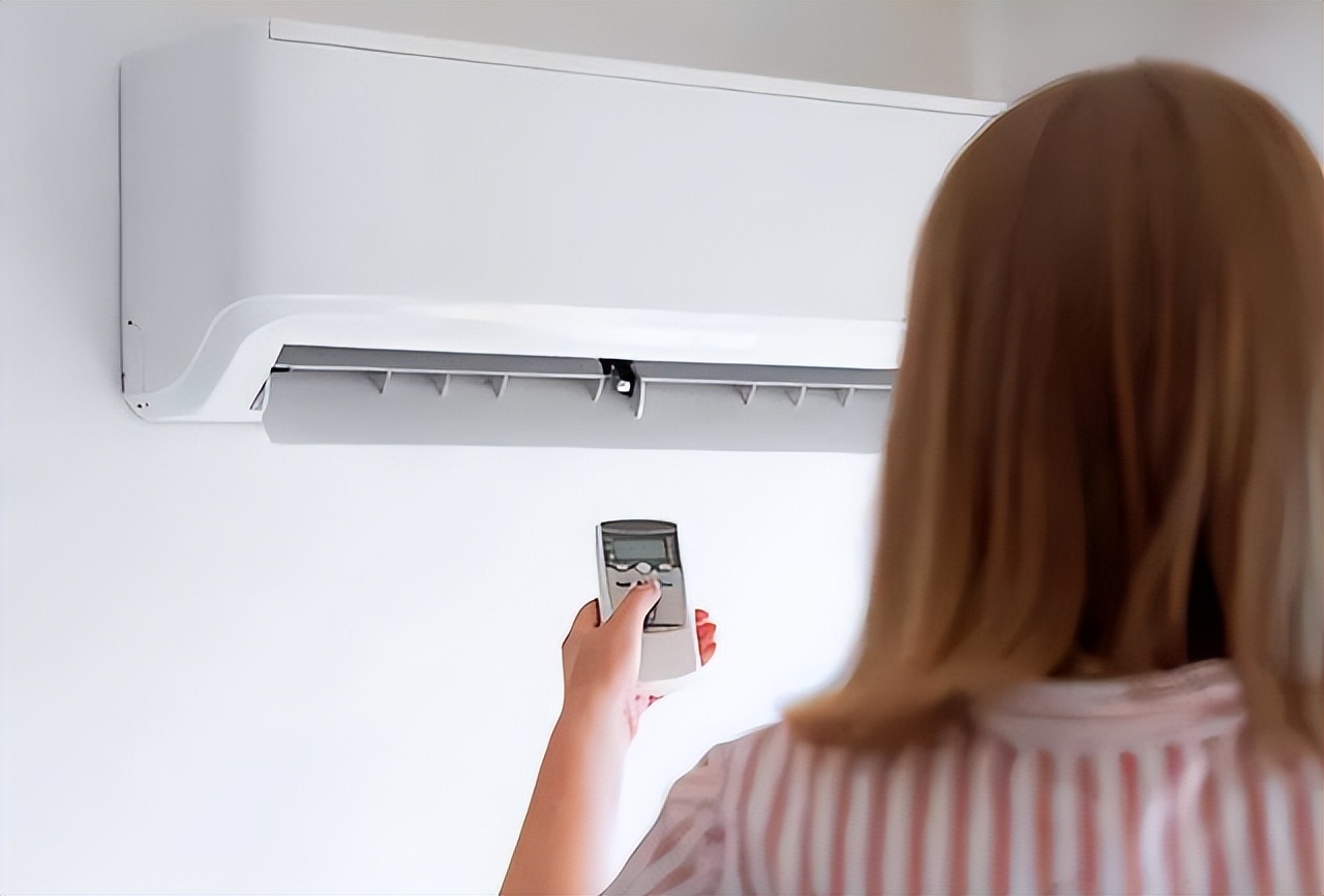 原来空调有个"隐藏开关",用牙签"戳"一下,每个月能省几百块