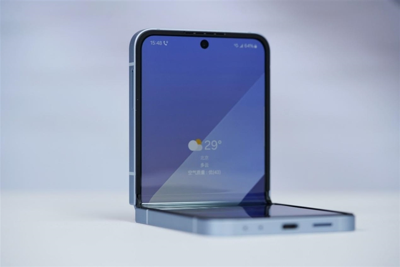 AI赋能的掌上宝盒！三星Galaxy Z Flip6评测：史上最聪明三星小折叠