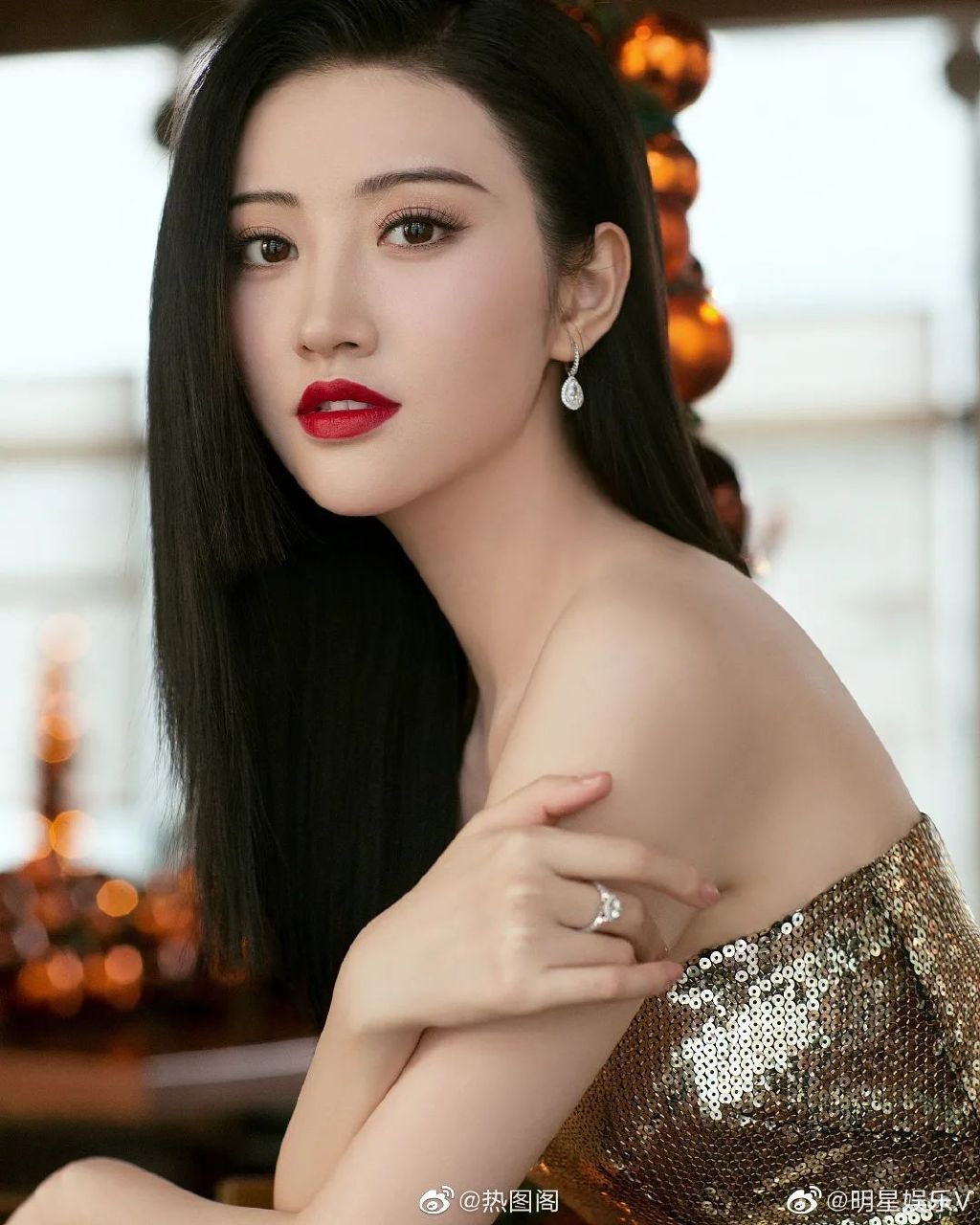 景甜# 金色亮片鱼尾裙,婀娜多姿优雅高贵!