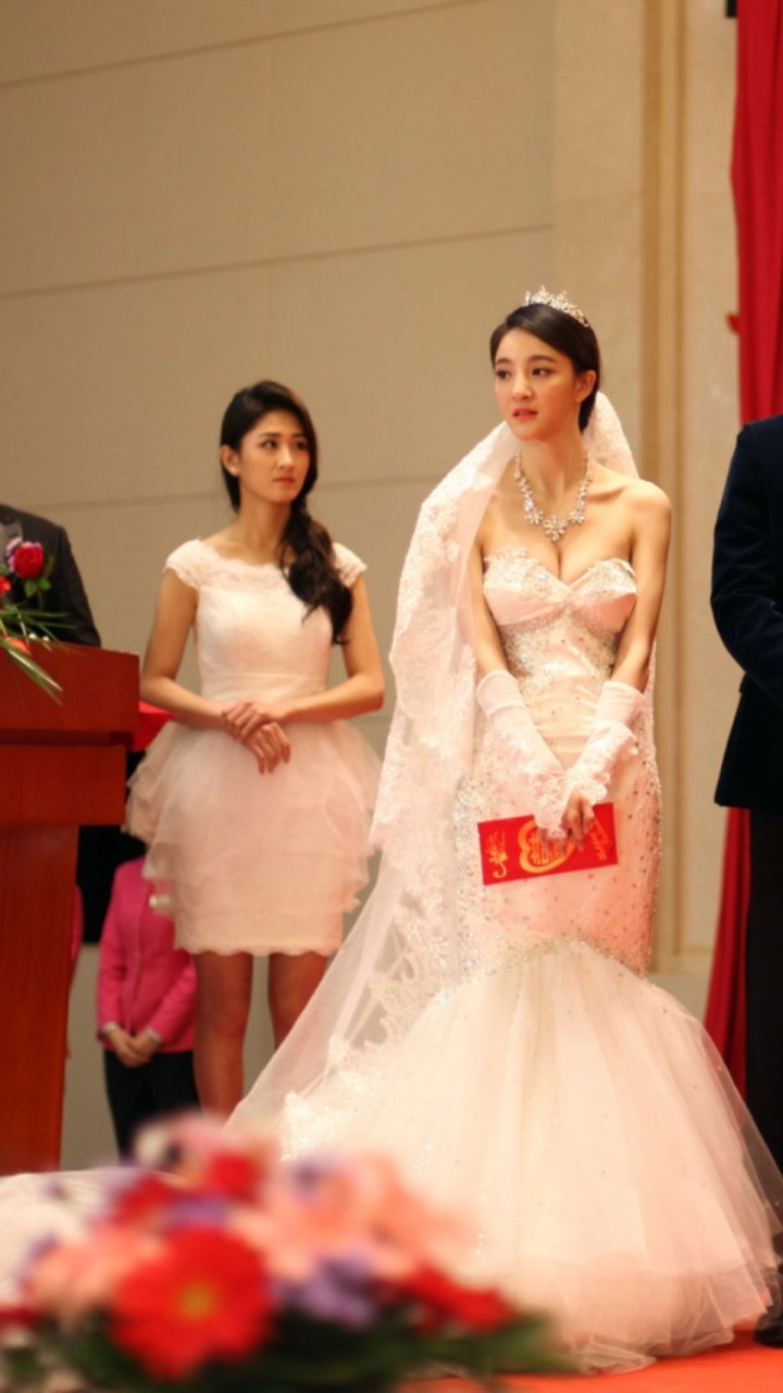 图是刘雨欣《多少爱.可以重来》剧照生图