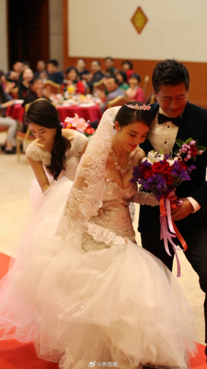 图是刘雨欣《多少爱.可以重来》剧照生图图源@老叮当gg