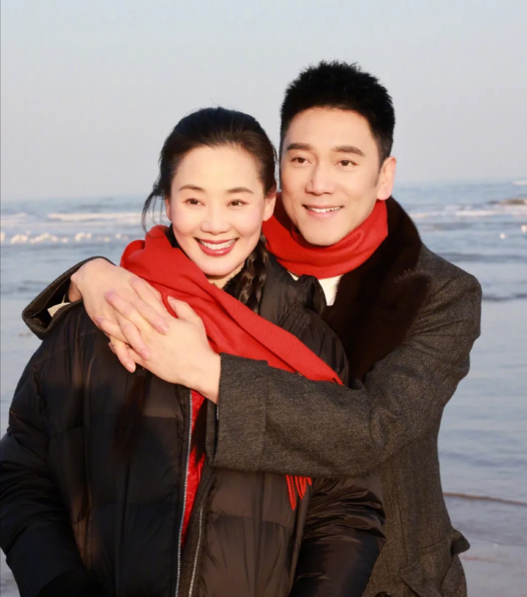 15秒的视频中,林依轮的老婆西华罕见出镜.