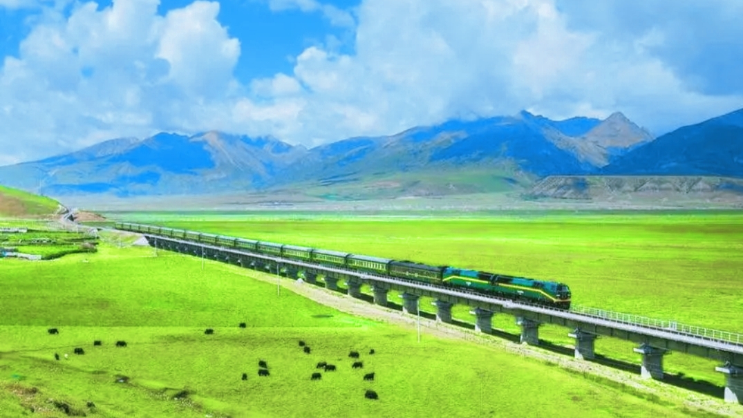 青藏铁路 简称青藏线,是中国连接青海省西宁市至西藏自治区拉萨实的