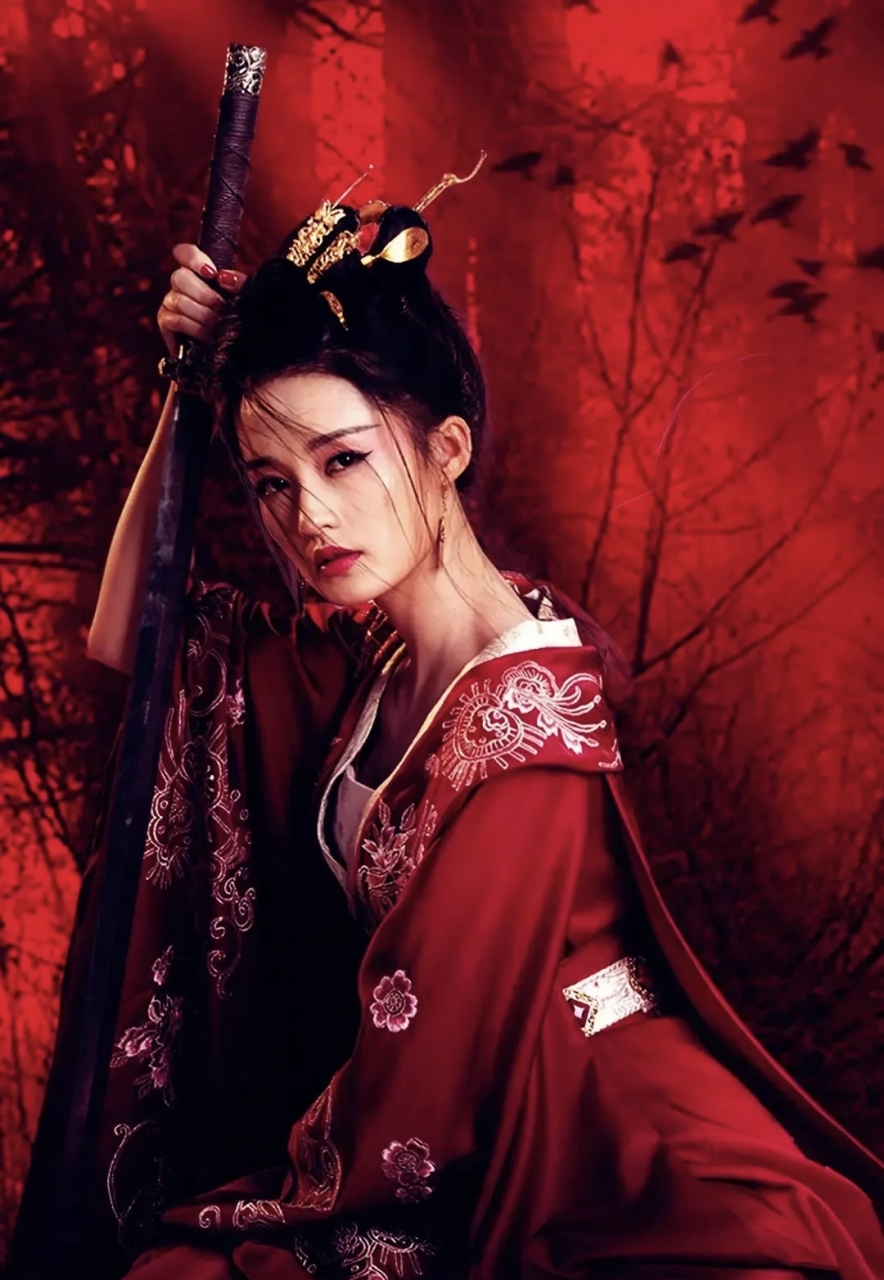 李沁  怎么回事呢  第一,与杨洋携手合作,没火 第二,与张若昀合作,没