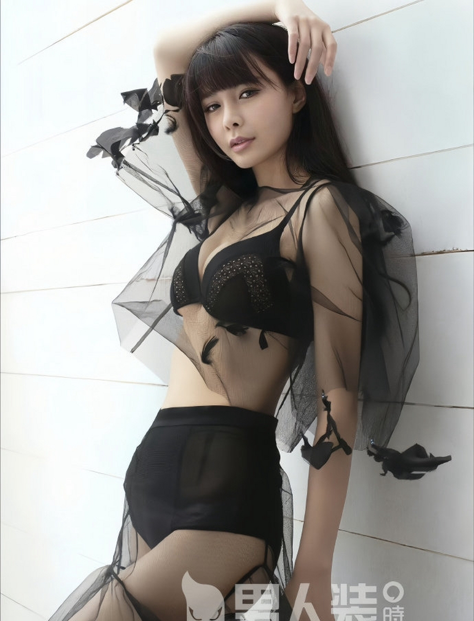绝美写真!沈梦辰《男人装》中展现多面魅力