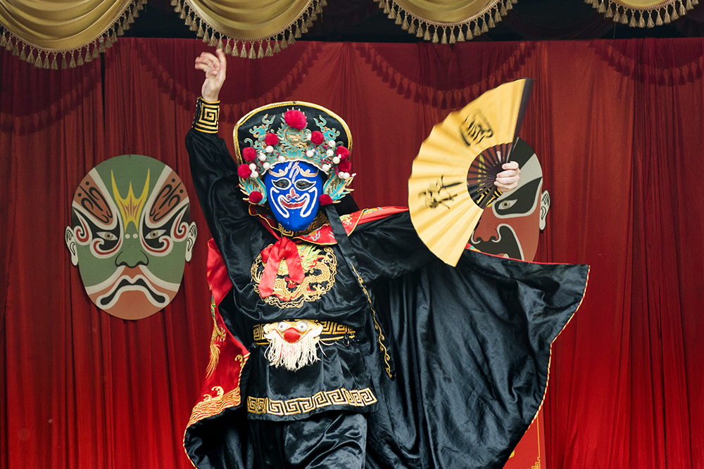 (2.3.4.5.6是咱们正宗的川剧变脸)