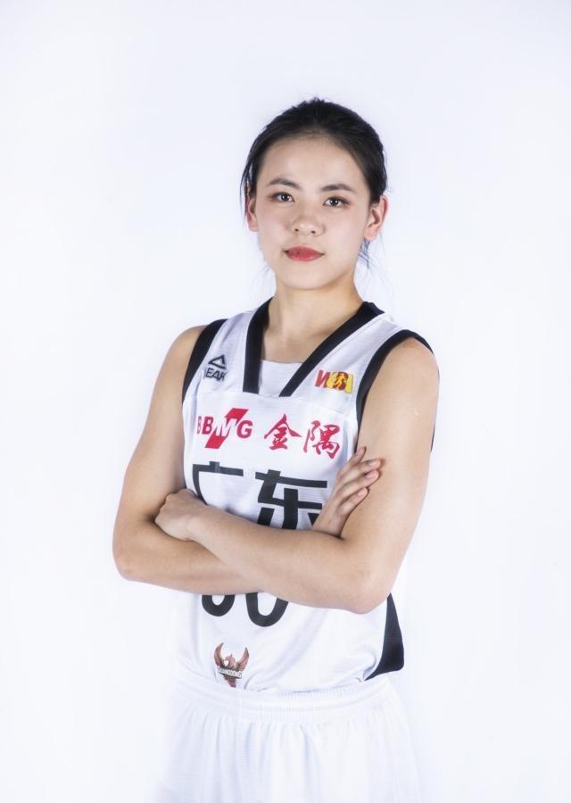 中国女篮抵达巴黎,郑薇宣布队长,韩旭回归位置,姚明智选替补