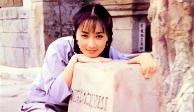 回顾被"红楼第一帅"一眼相中,陈剑月多美?这些照片是最好证明