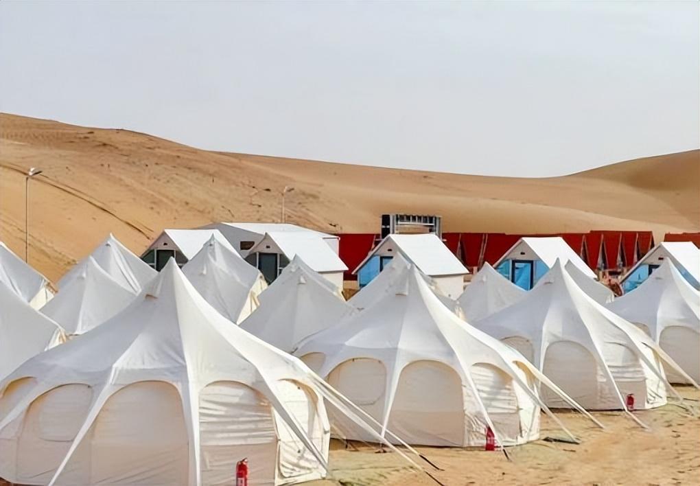星空下的浪漫之旅:腾格里沙漠帐篷露营体验