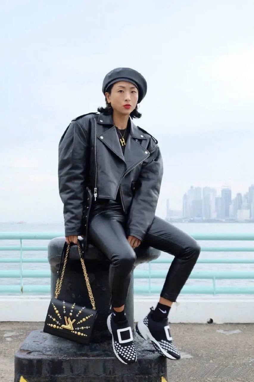 徐濠萦穿搭终于正常了