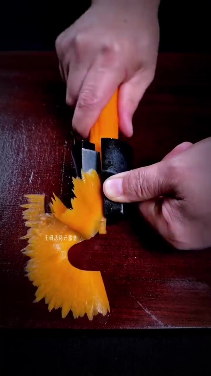 胡萝卜做成吃不起的样子牡丹花 创意盘饰 吃出仪式感 果蔬造型