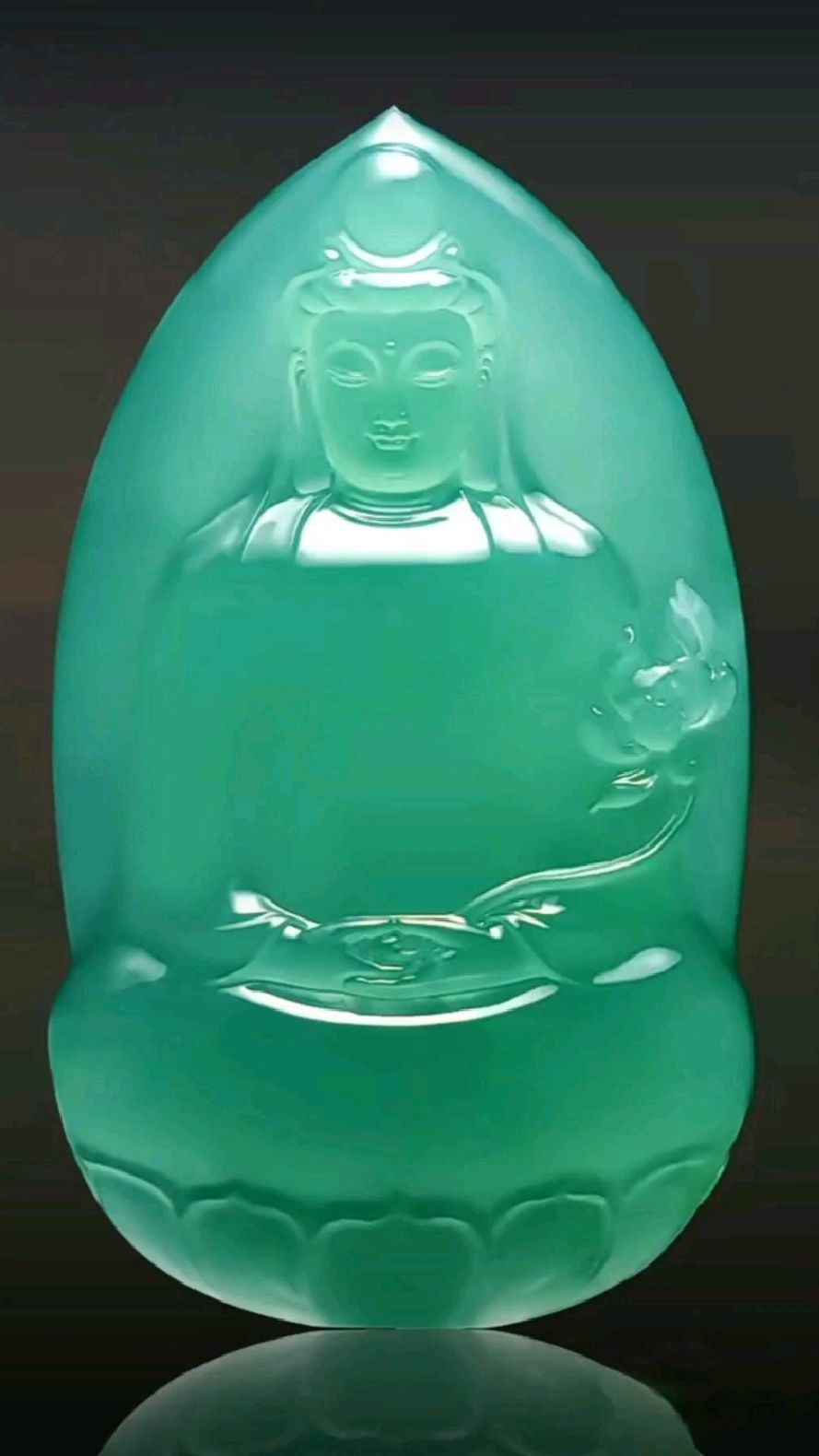 翡翠洗澡能带吗有毒吗图片(翡翠洗澡能带吗有毒吗图片真实)