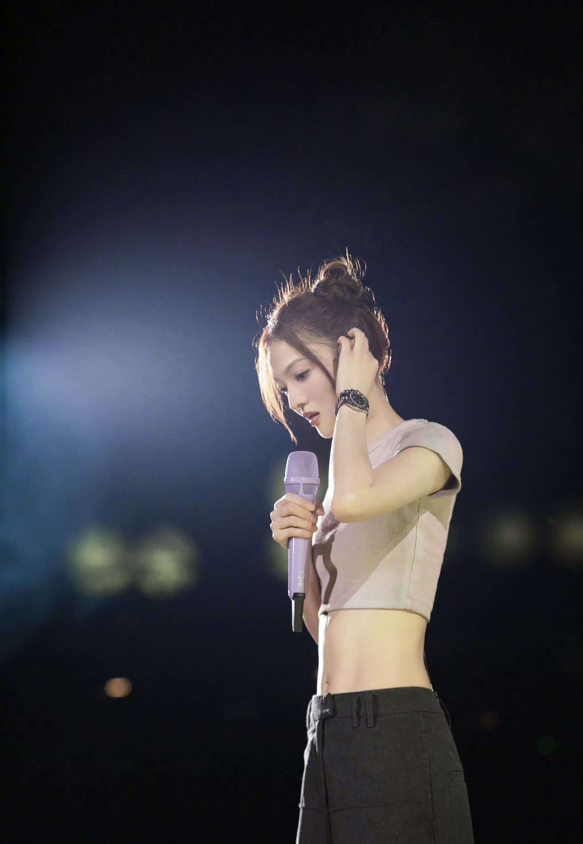 张韶涵的马甲线也太明显了吧,真是又被羡慕到了