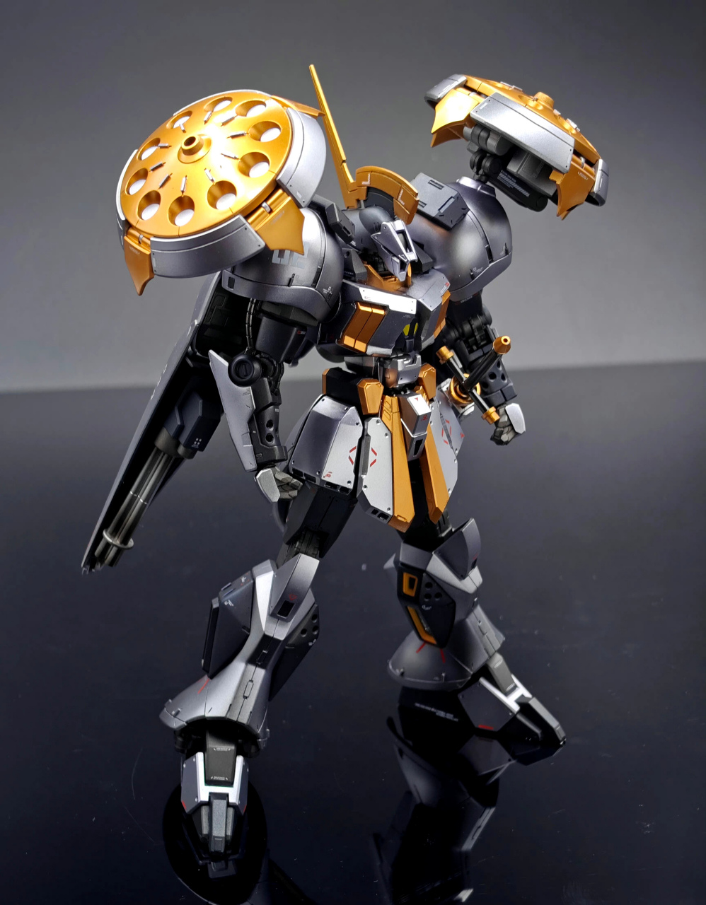 模型欣赏:机动战士高达创战者 r强强 ver.