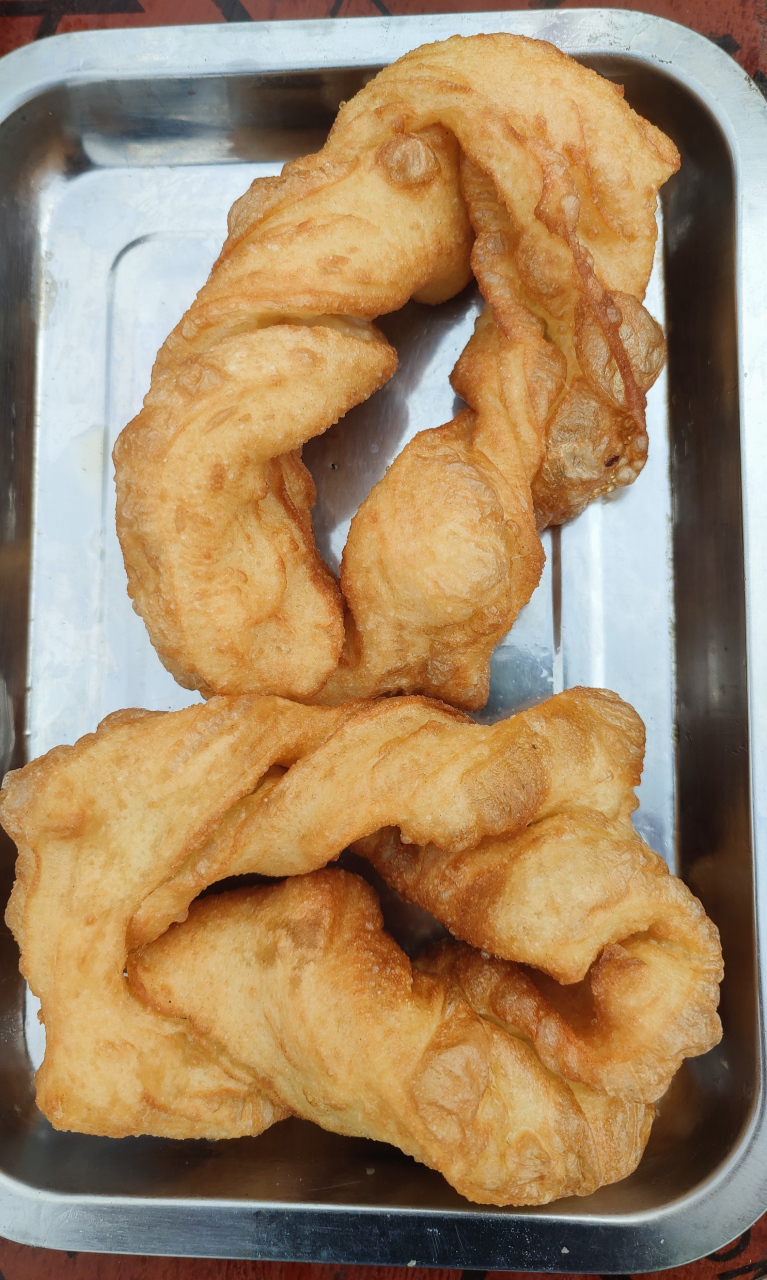 【石家庄平山苏家庄卖麻糖的老板真实在】油条,在平山叫麻糖.