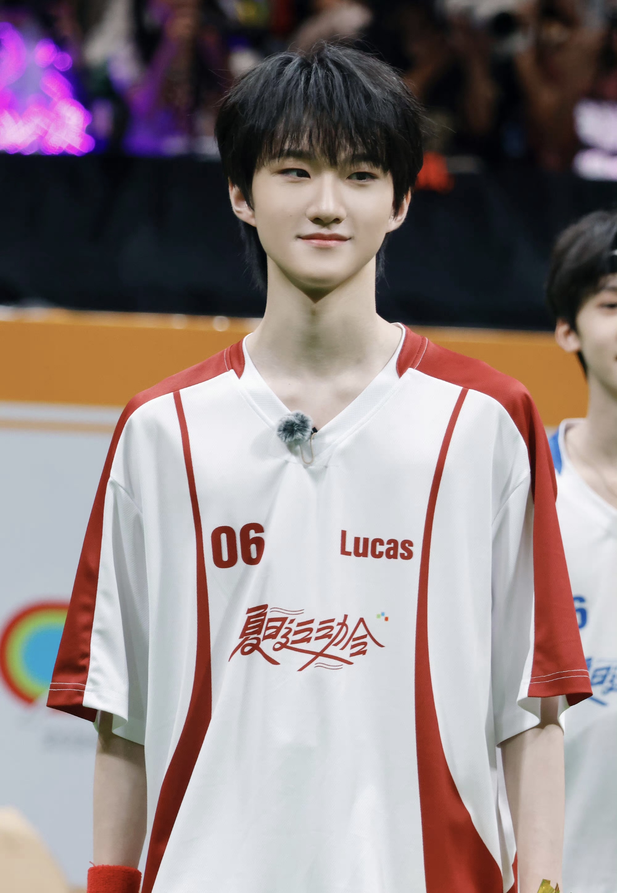 夏天还是得看运动场上的帅哥,tf家族三代练习生夏日运动会现场图,一群