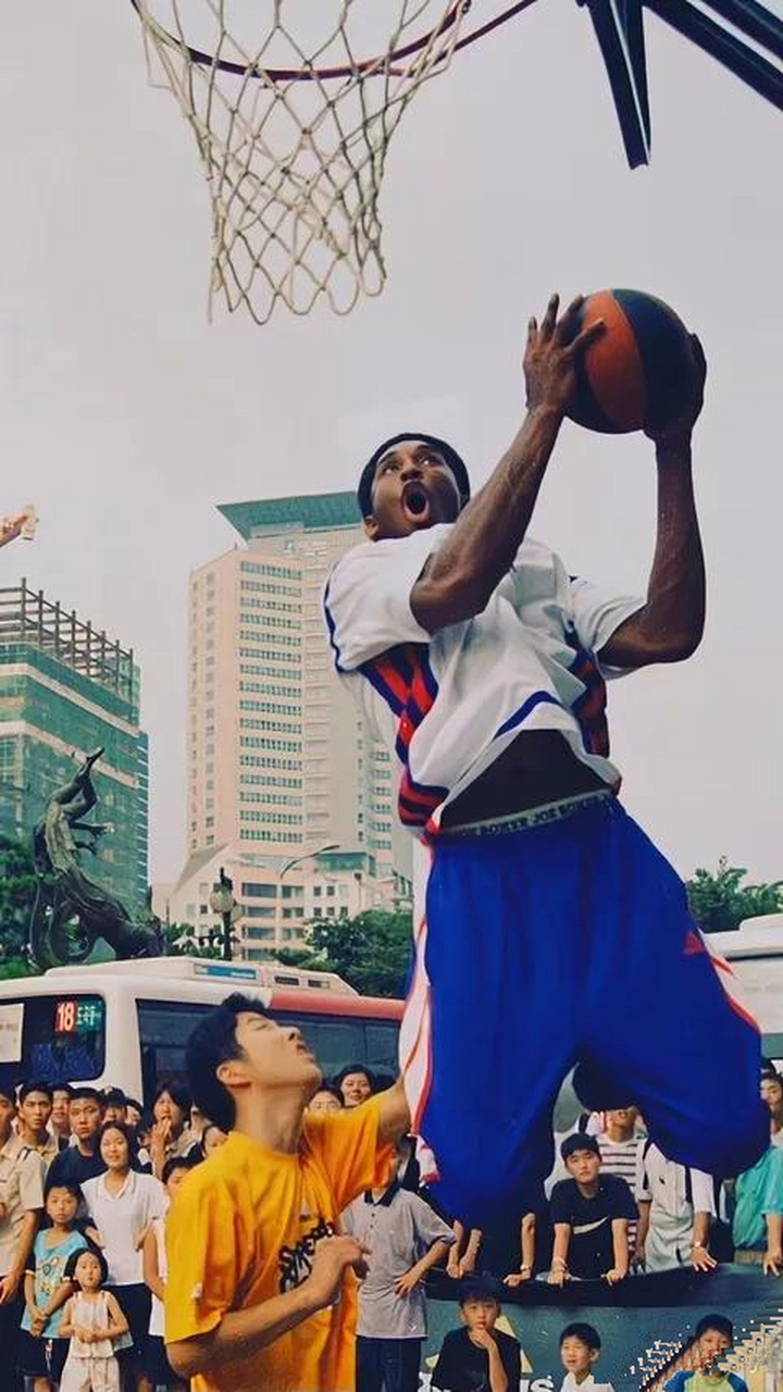 1998年,19岁的科比,开启第一次中国行,这弹跳能力