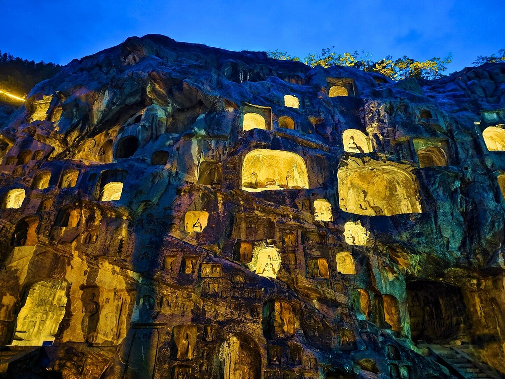 夏日闪光旅行家#洛阳龙门石窟:在这里,你可以近距离感受到那些栩栩如