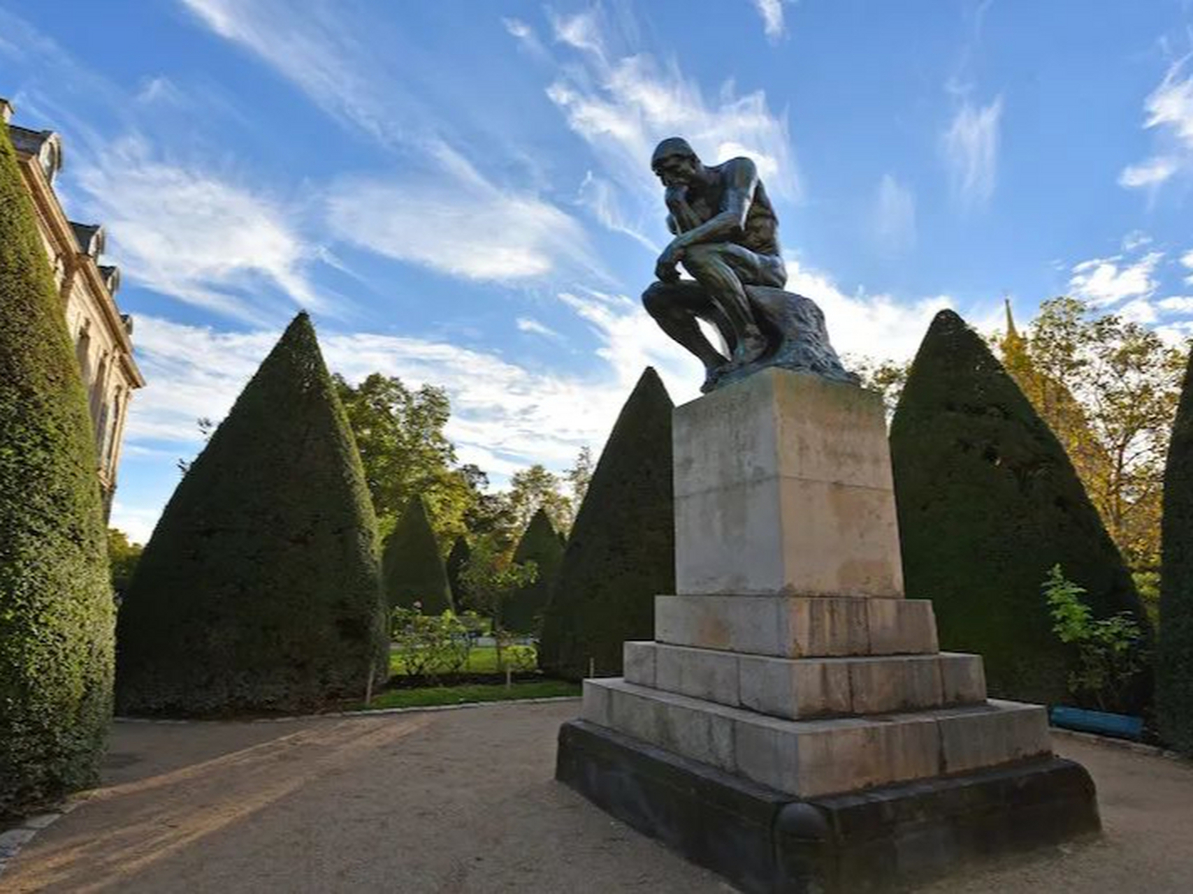 巴黎罗丹美术馆:是一座专门展示法国雕塑家罗丹作品的博物馆,也是法国