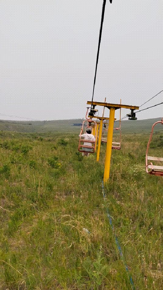 额尔古纳河乌兰山免费小吊车,接下来是1200米的滑草