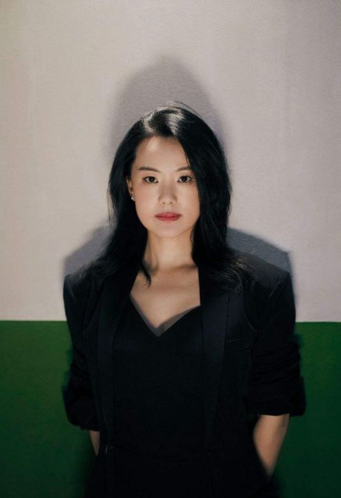 咏梅不再沉默,坦言离开陈道明和栾树结婚真相,那段日子太难熬了