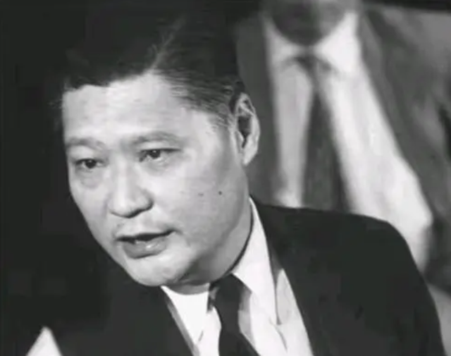 袁永熹和叶公超:本是最美的师生恋,丈夫却爱上堂妹,她出走40年