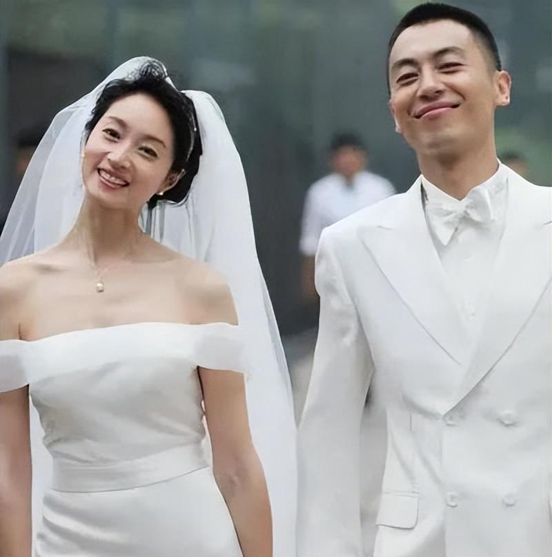 朱亚文,结婚8年妻子不会做饭,两个女儿却都成小棉袄,甜蜜幸福