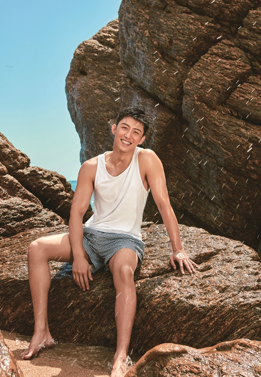 黄景瑜这肌肉身材,这迷人气质,也太欲了吧!#黄景瑜# #肌肉型男