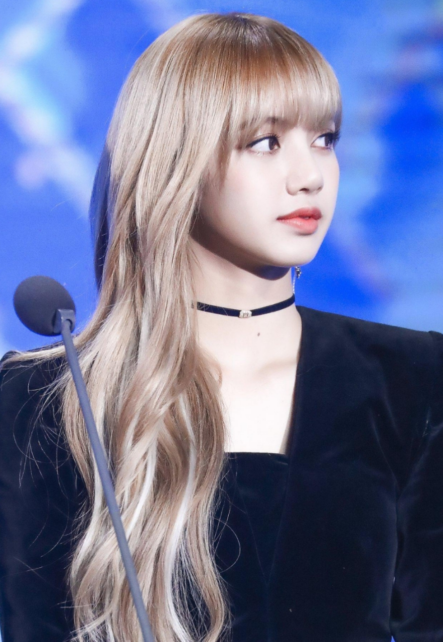 称lisa不是第一次偷别人男朋友,至少3次插足有恋情的情侣,有几个皇家