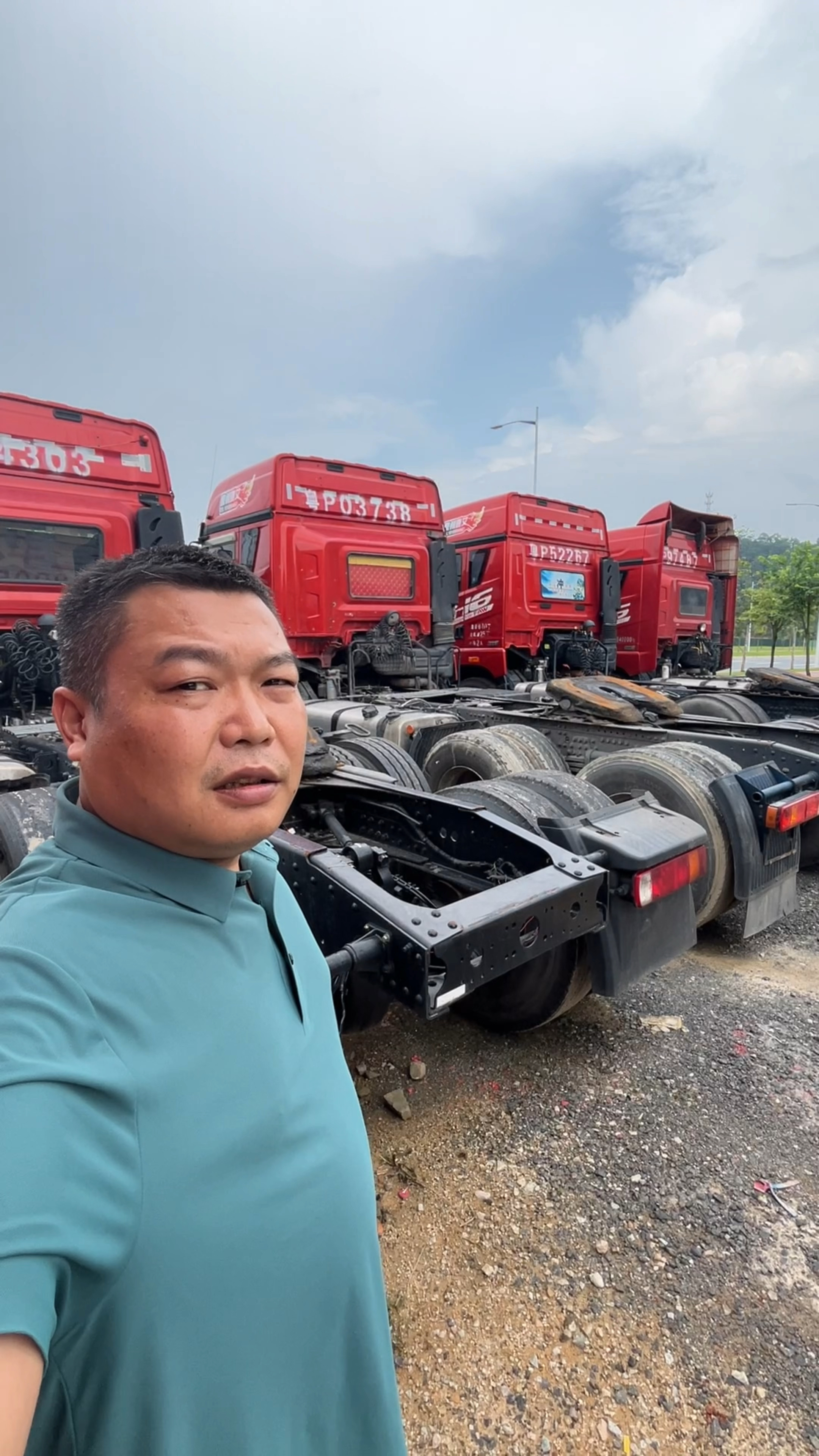 精品二手解放jh6牵引车,拿一台出来搞特价