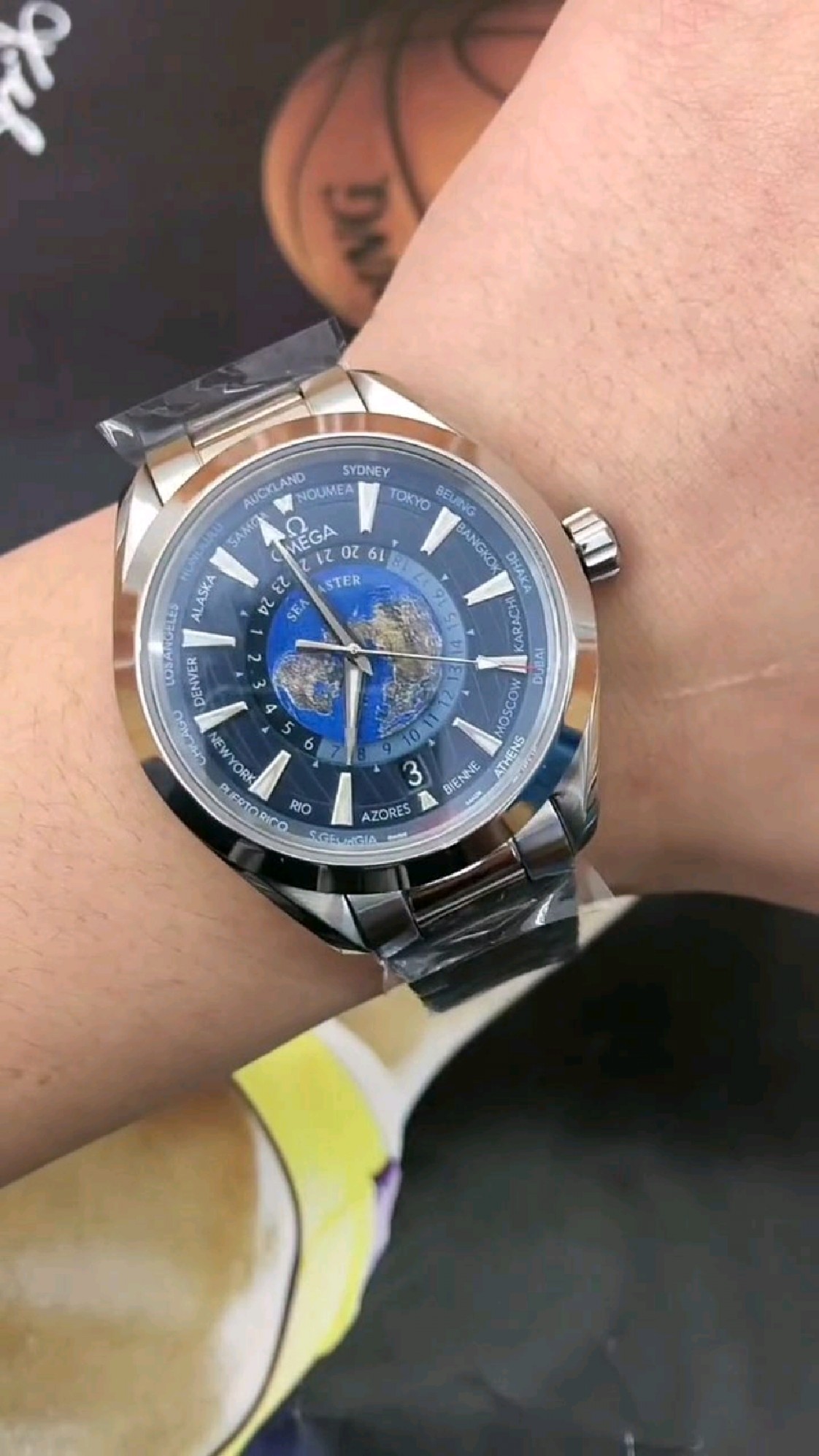 欧米茄海马150世界时,环游世界两不误