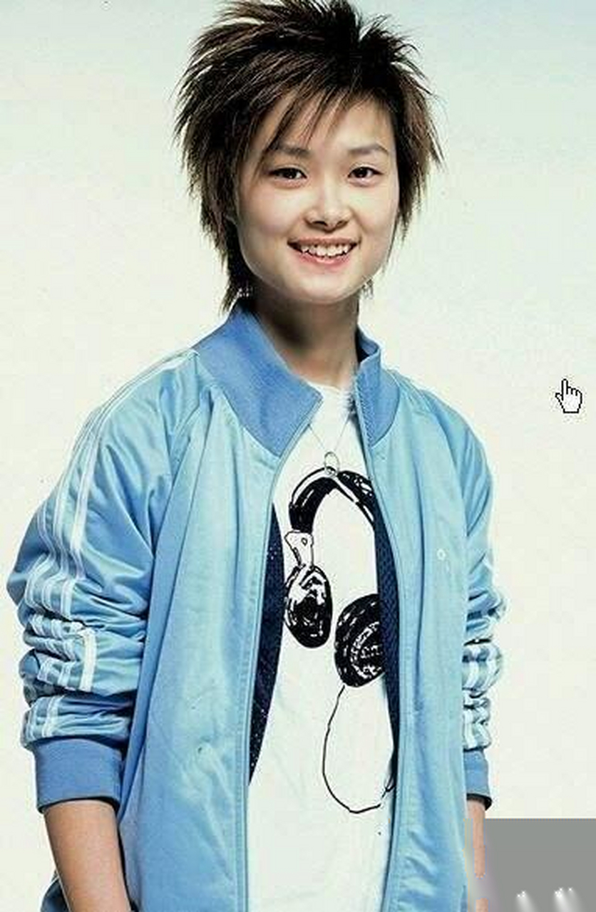 当年李宇春,在超级女声里的这个发型超经典啊!回不去的青春啊!