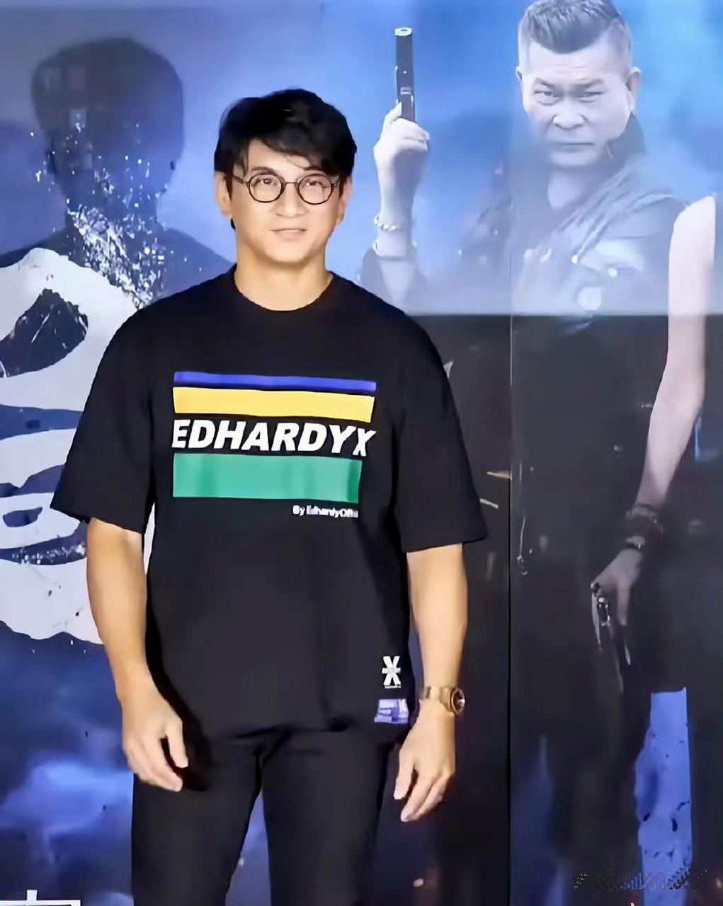 现在的吴奇隆胖成了哈利波特,太魔幻了!哈哈哈哈!