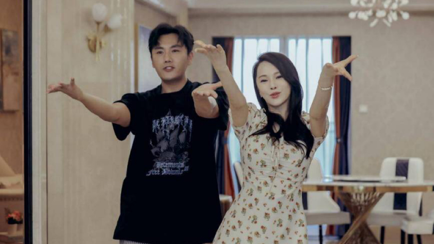 秦昊忙求婚伊能静忙补妆回忆