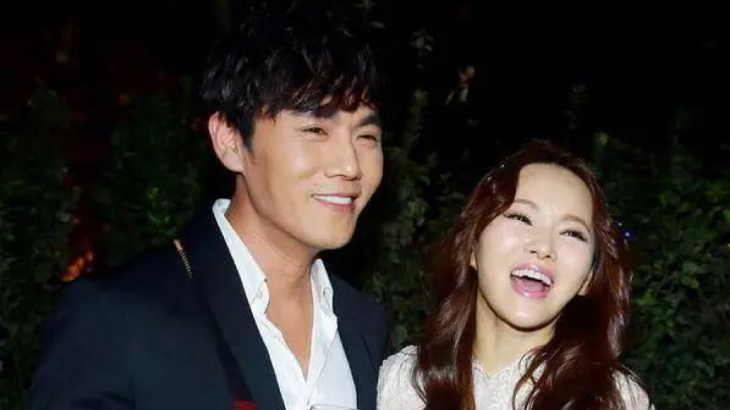 秦昊忙求婚伊能静忙补妆回忆