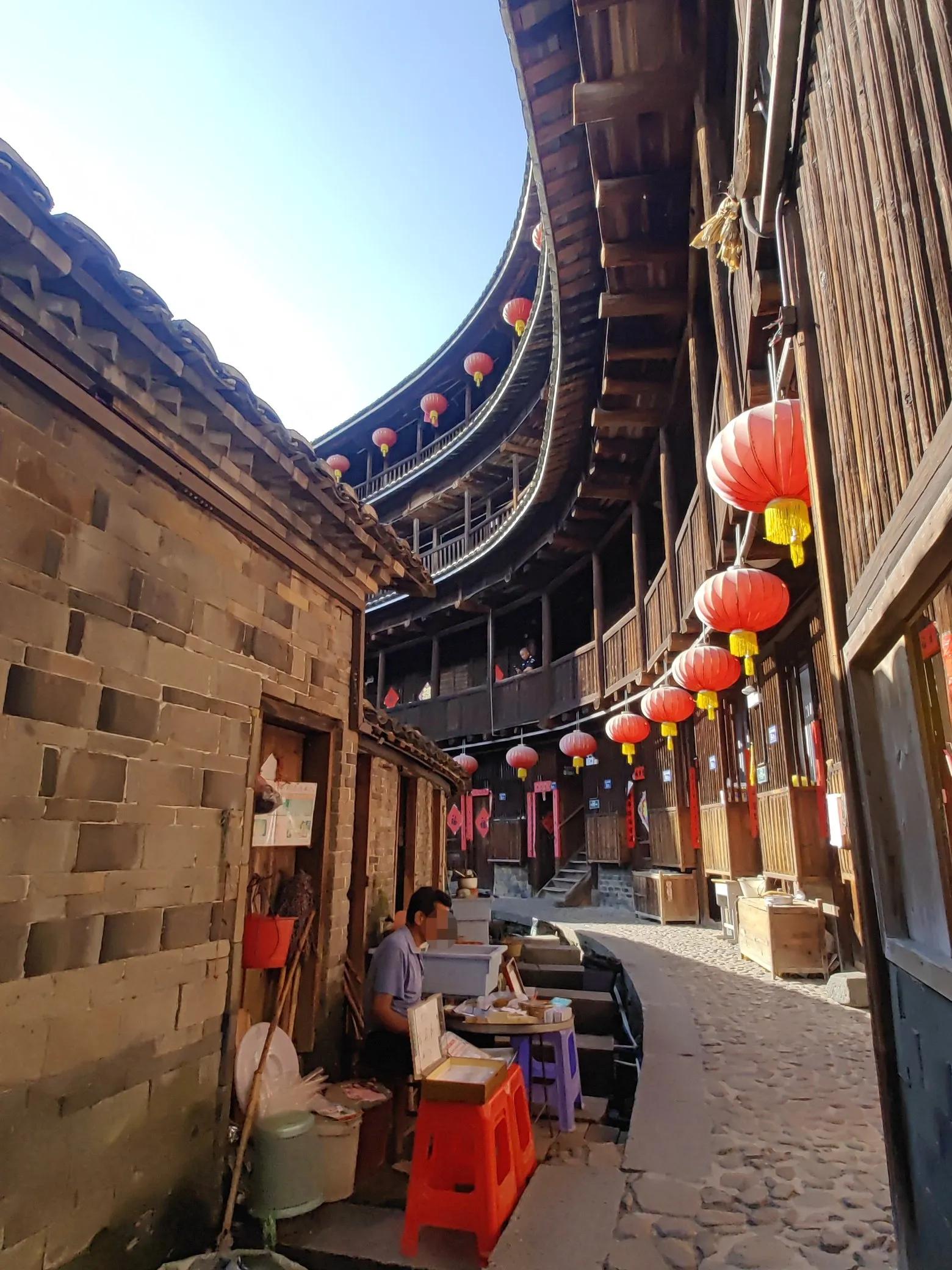 福建,蕴含人文精神的客家土楼