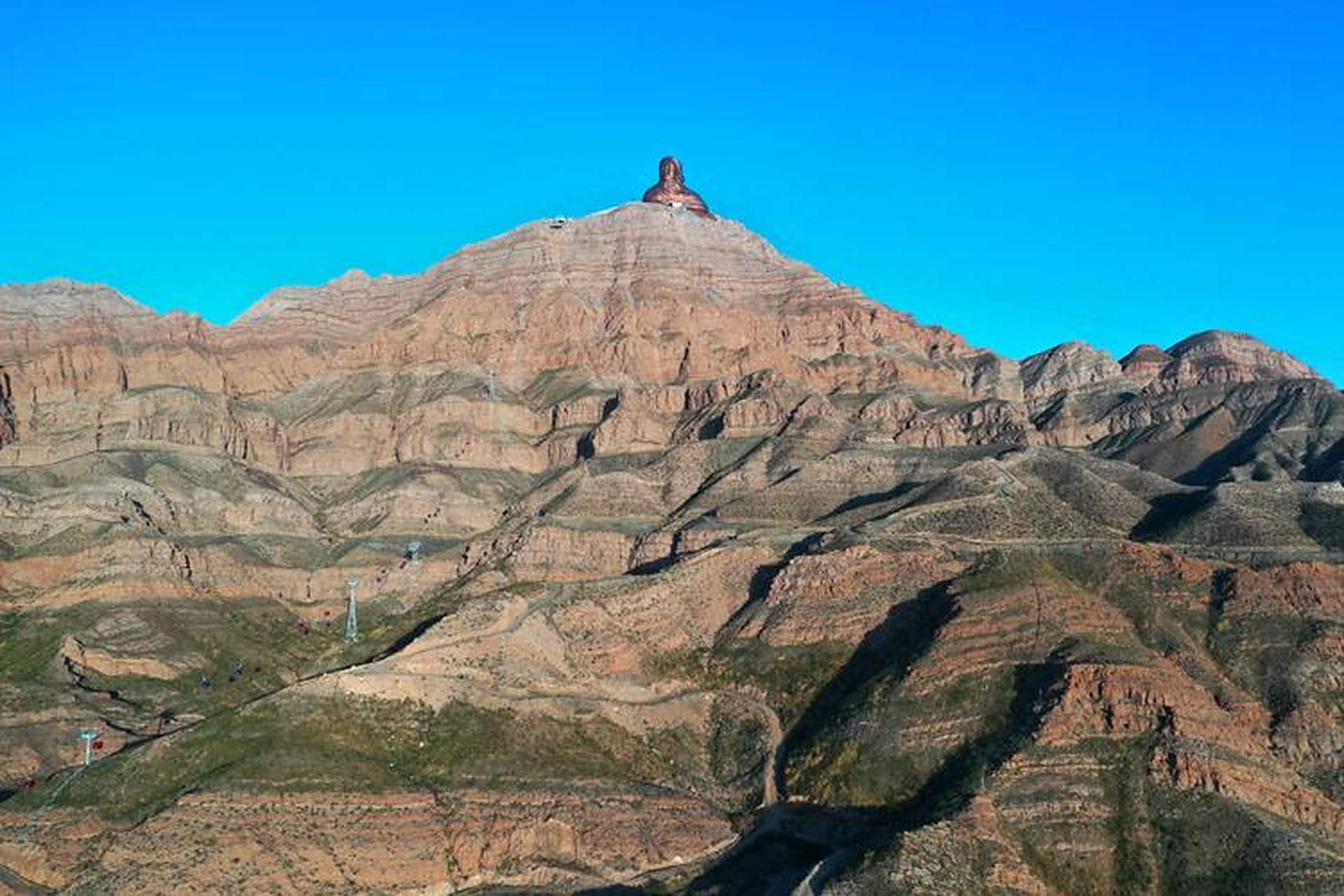 活力内蒙古#乌海市甘德尔山:这里不仅有壮美的自然风光,还有深厚的
