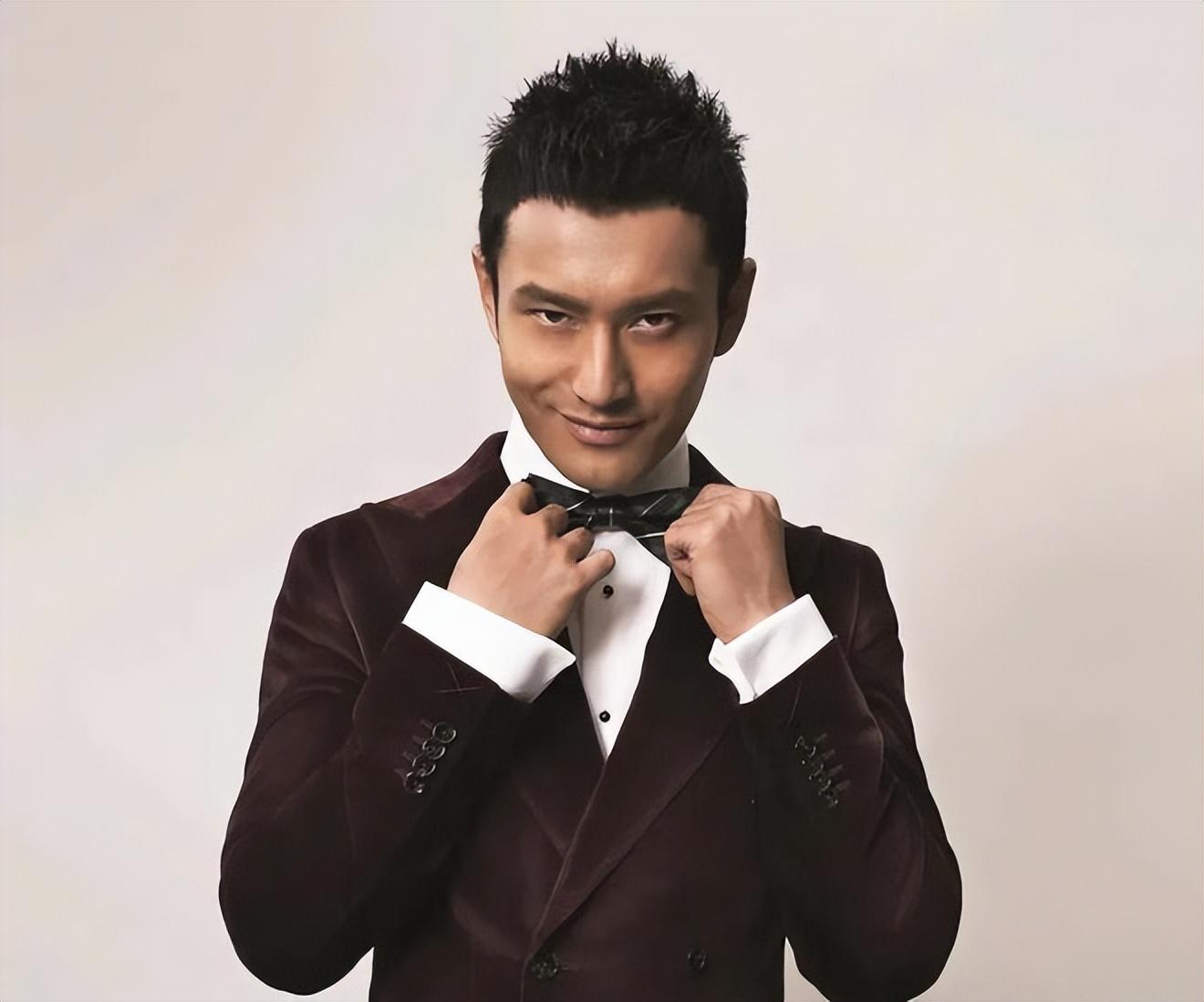 "霸总"黄晓明冲上热搜,请所有粉丝吃饭喝奶茶,46岁状态极佳