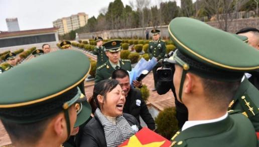 "2008年,武警济南支队刚刚入职一个月的大学生,立下了一等功,可拿着