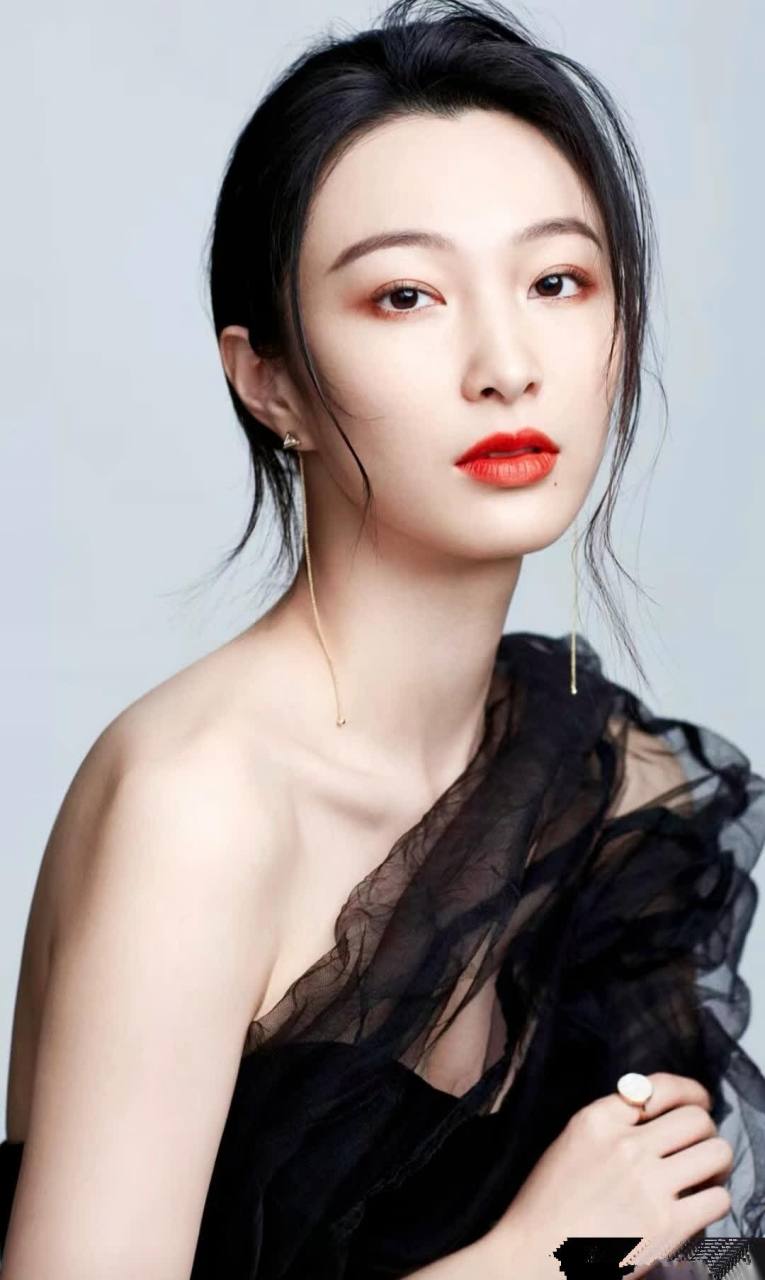 王梓桐,清纯时尚