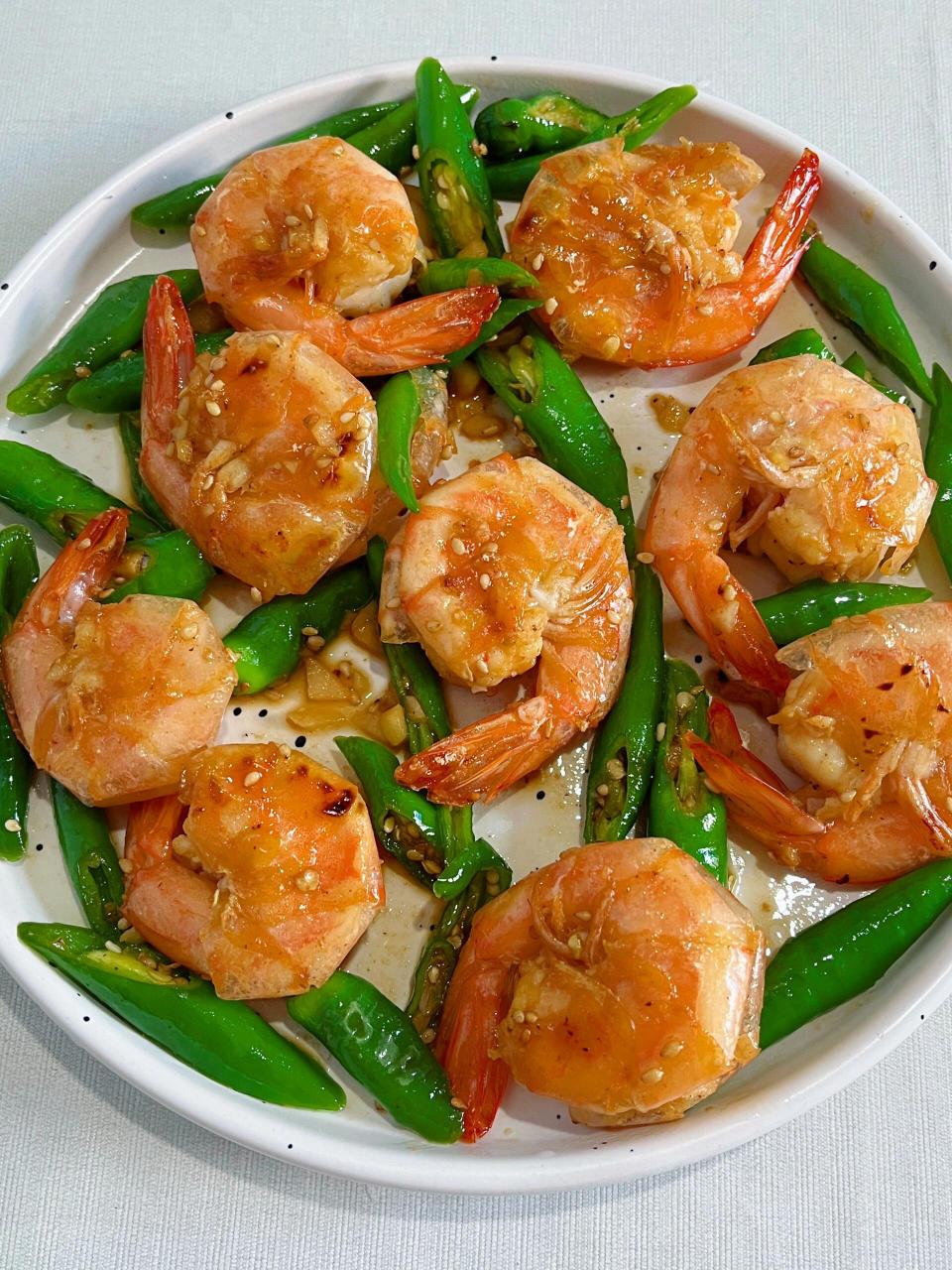 答应我,一定要试试这个青椒爆虾0008||薯薯们,今天分享一道好吃的