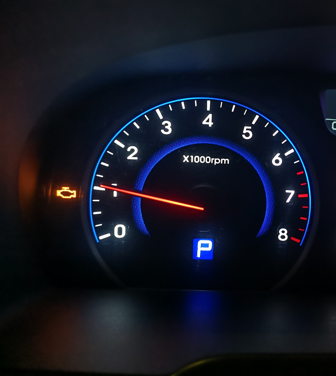 开了11年的车,发动机黄灯亮了!  前年,亮过一次红灯故障!