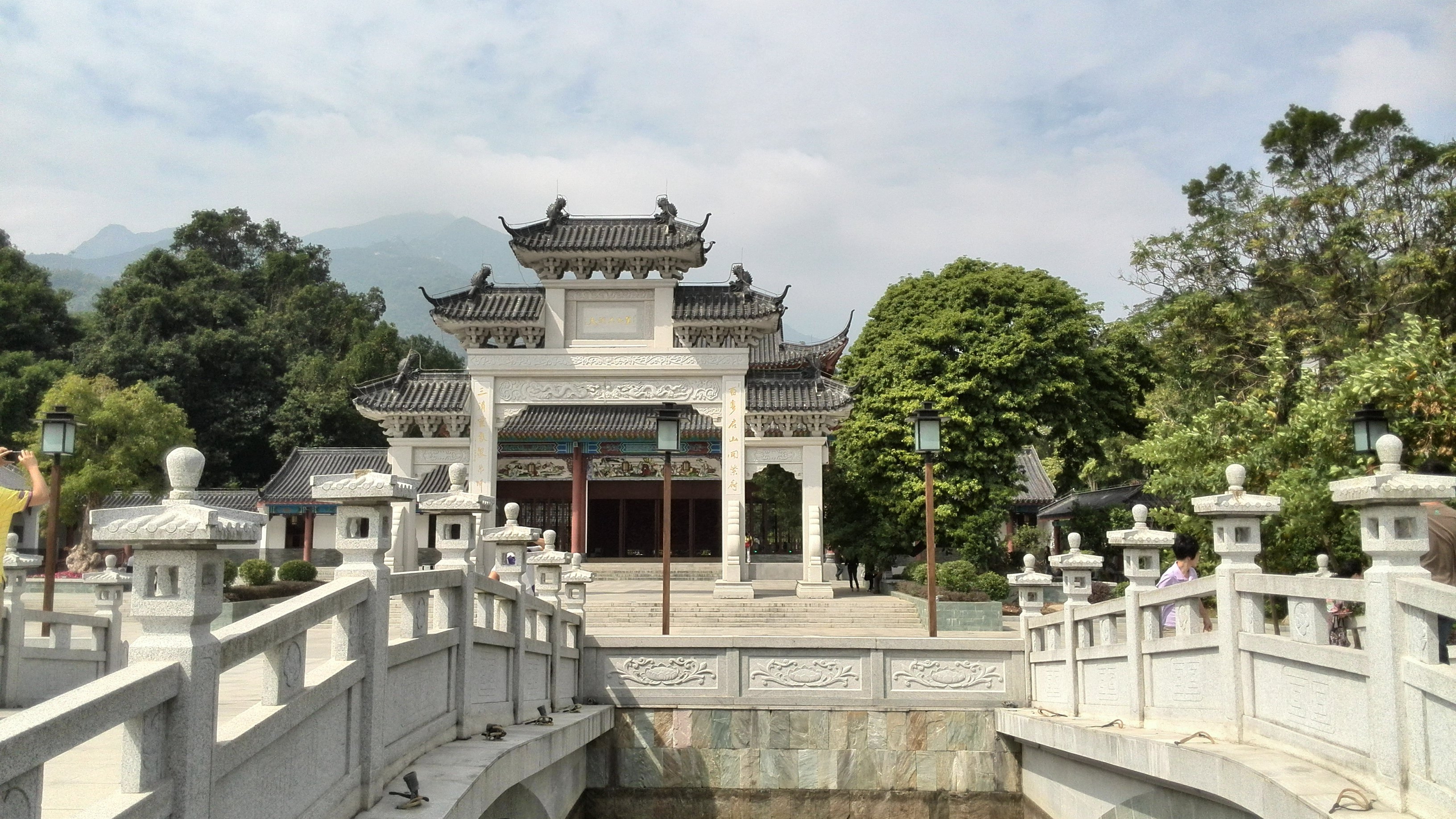 绵阳罗浮山,集溶洞观光和洞天漂流于一体,洞内乳石雄伟气势恢宏