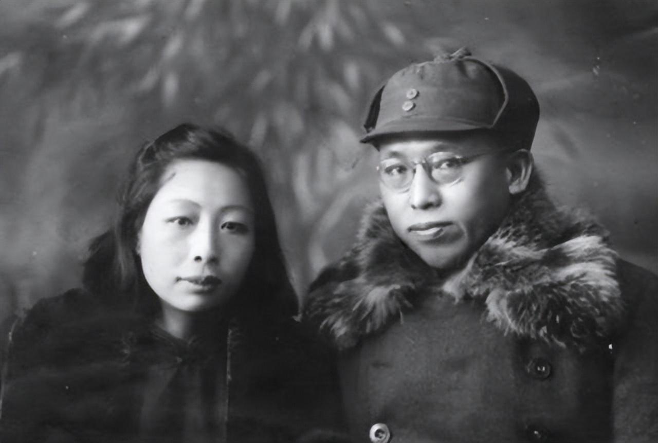 1949年,罗荣桓接前妻之女进京生活,林月琴大方送新皮袄给颜月娥