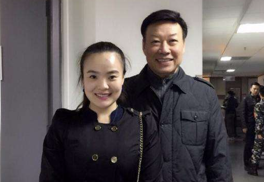 春晚笑星魏积安,为什么结婚37年0绯闻?看看妻子做了什么就懂了
