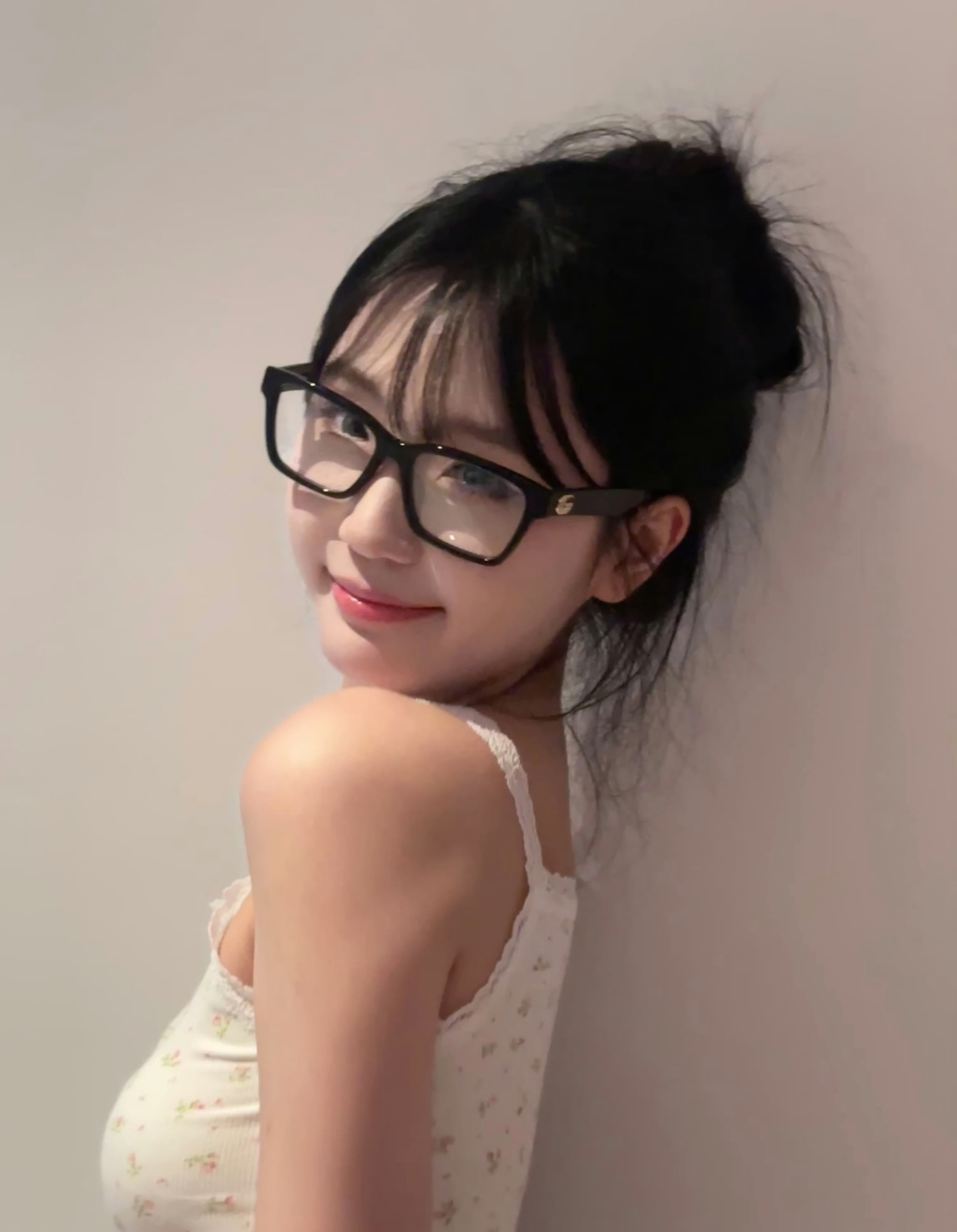 snh48郭爽,怼脸自拍,美不?