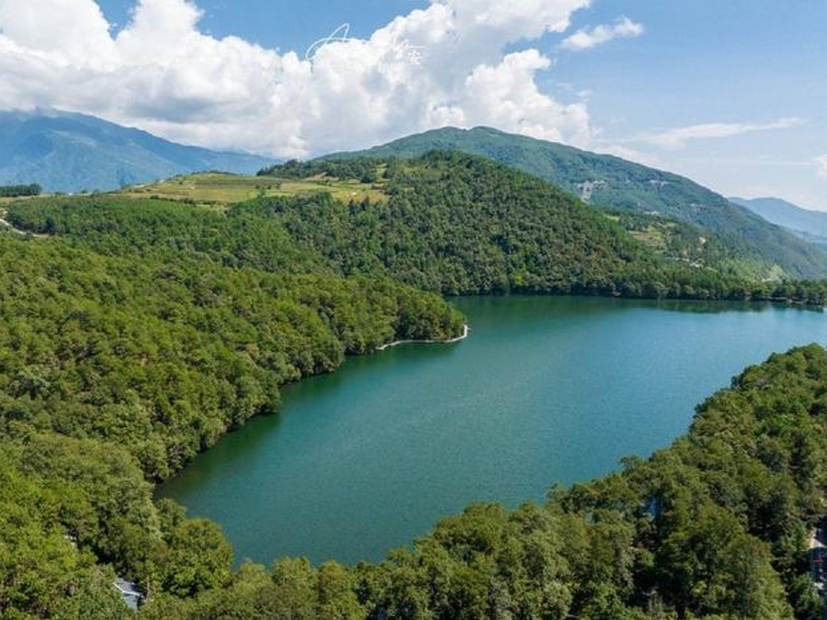 来我的家乡玩一夏#四川彝海景区,位于凉山州冕宁县境内,是一个集兹换